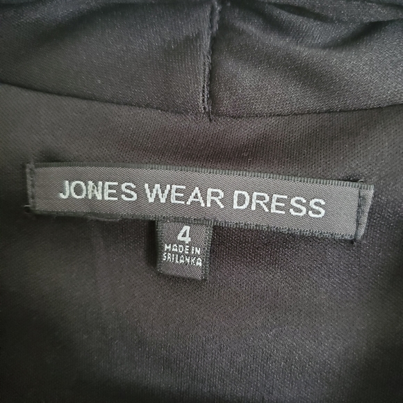 Jones Wear Floral Dress - Picture 7 of 9